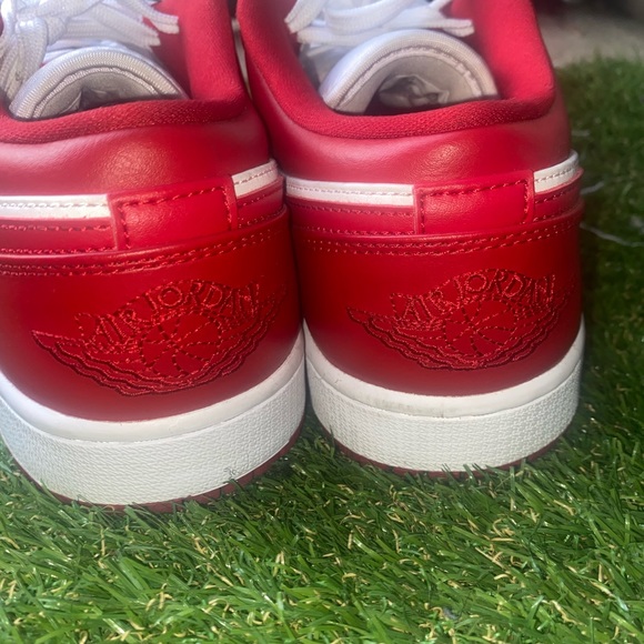 Air Jordan nike low , size 8.5 in mens - Picture 6 of 11